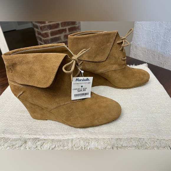 Nine West Suede Booties Size 9.5 Brown Wedge Heels Boho Preppy Fall Festival NWT - Picture 3 of 11